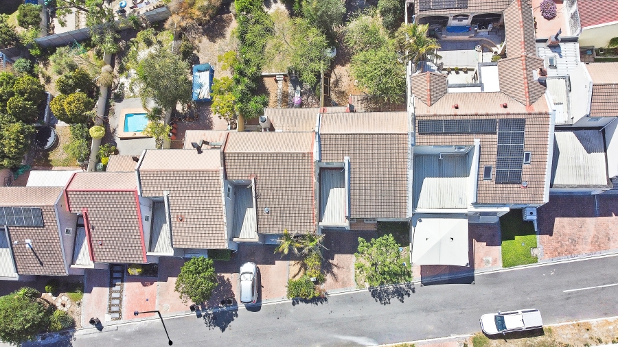 2 Bedroom Property for Sale in Uitzicht Western Cape